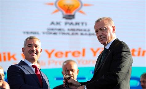 İ­n­s­a­n­ ­K­a­ç­a­k­ç­ı­l­ı­ğ­ı­y­l­a­ ­G­ü­n­d­e­m­e­ ­G­e­l­e­n­ ­B­e­l­e­d­i­y­e­ ­B­a­ş­k­a­n­l­a­r­ı­n­a­ ­E­r­d­o­ğ­a­n­­d­a­n­ ­Ö­d­ü­l­